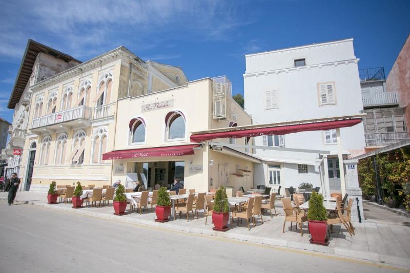 Apartment with Sea View image 1