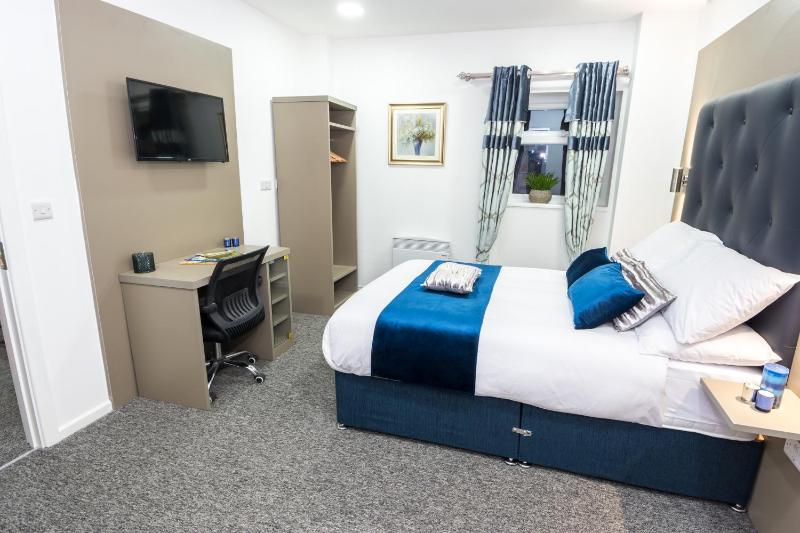 Double Room image 3
