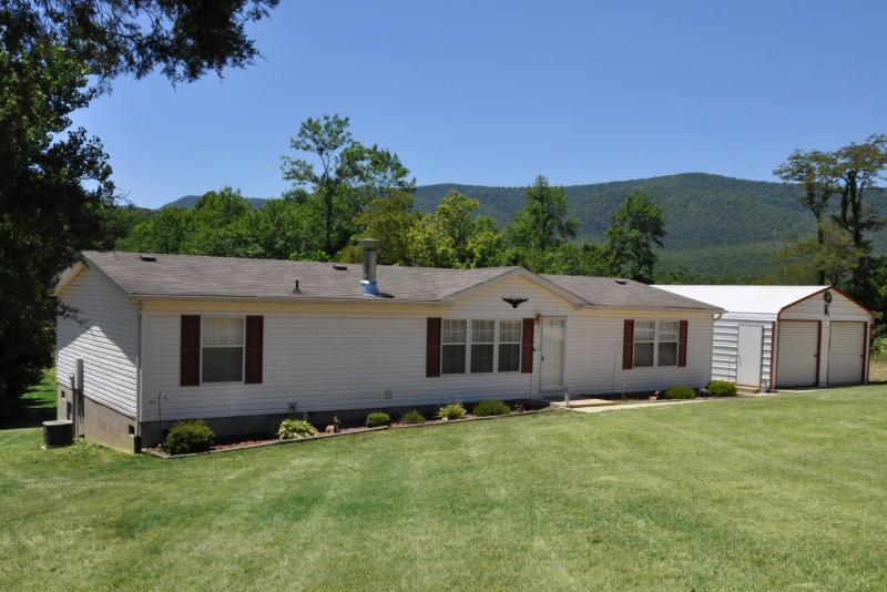 Three-Bedroom House image 2
