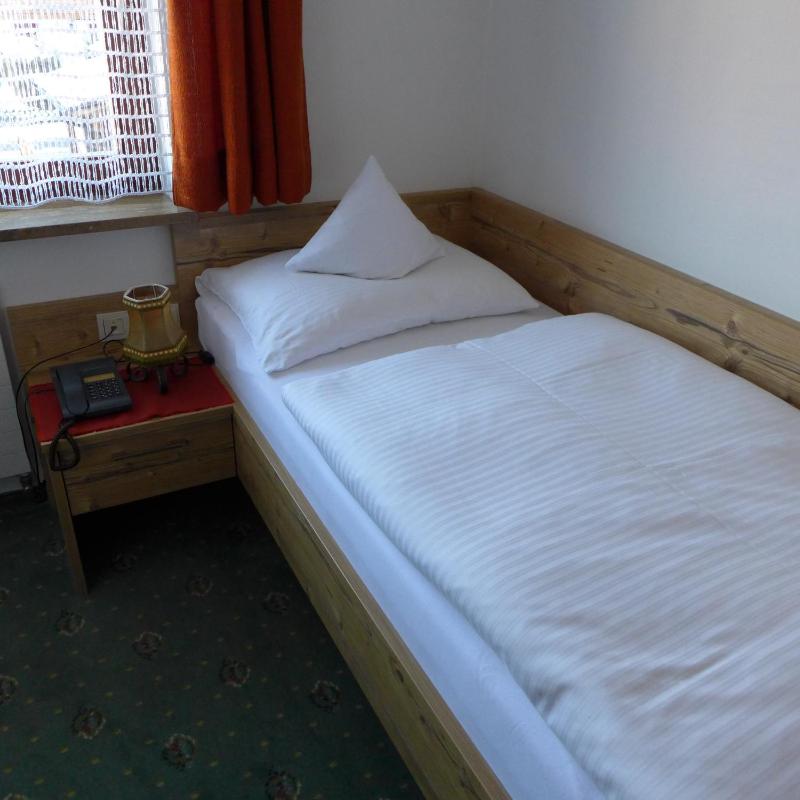 Single Room image 3
