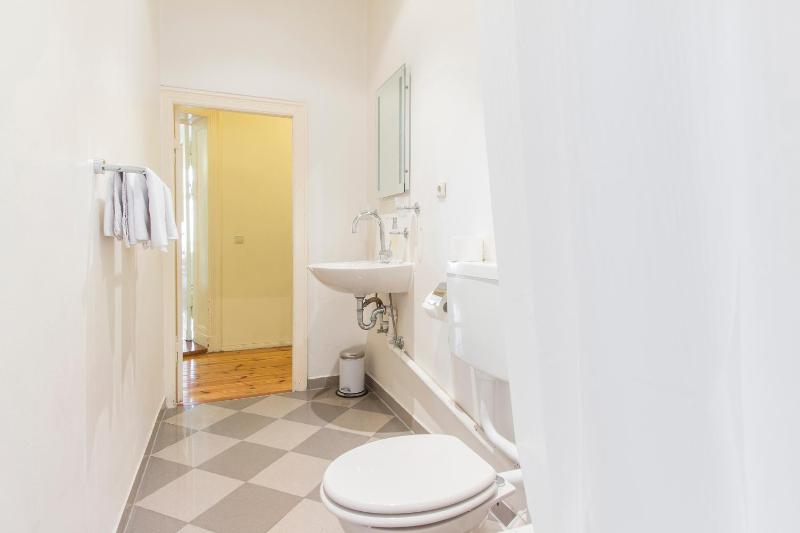 Studio Apartment image 4