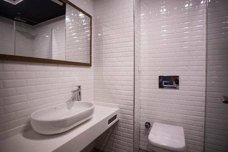 Large Single Room image 4