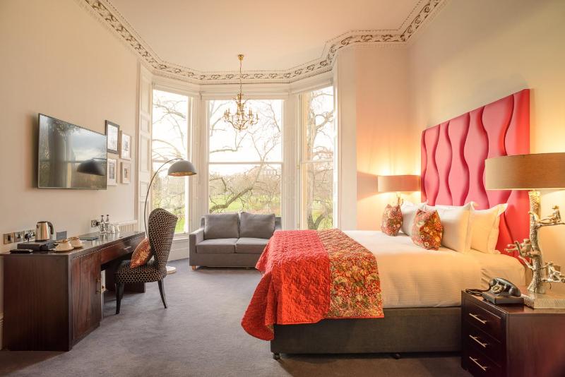 Suite with Park View image 4