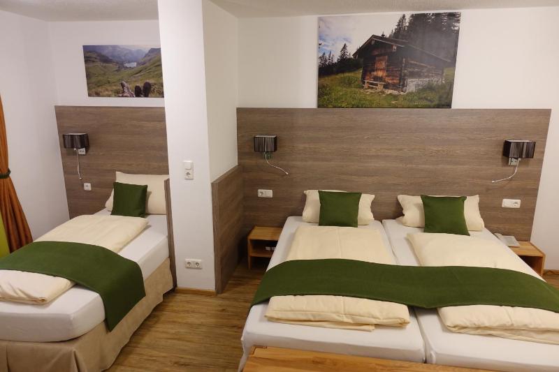 Quadruple Room image 2