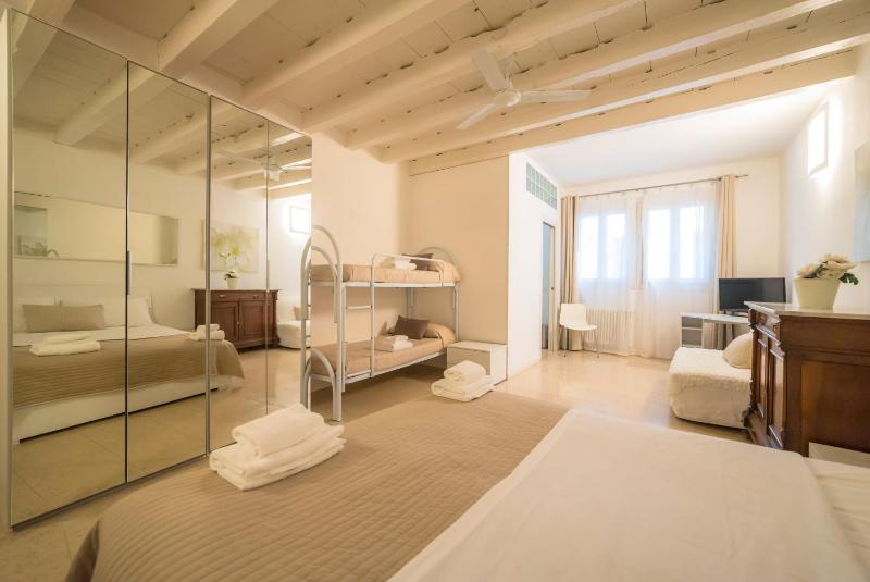 Academia Residence - image 26