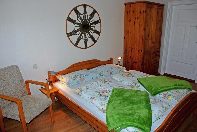 One-Bedroom Apartment image 3