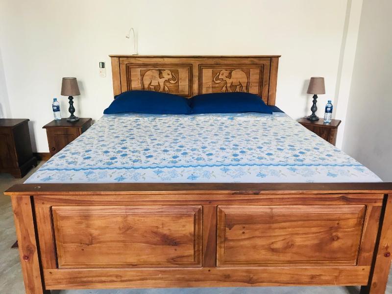 Deluxe Double Room with Balcony and Sea View image 2