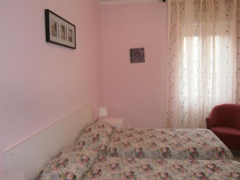 Double or Twin Room image 4