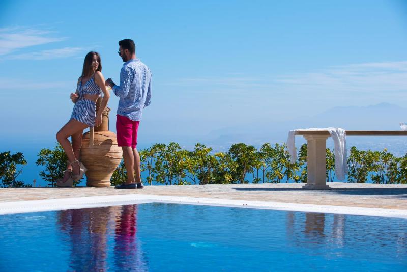 Villa Bella Mare Wine Dark Sea Villas - image 4