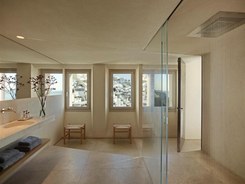 Lava Suite with Caldera View image 3