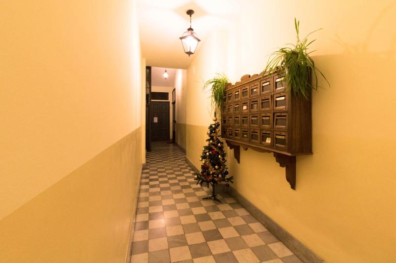 Studio Apartment image 2