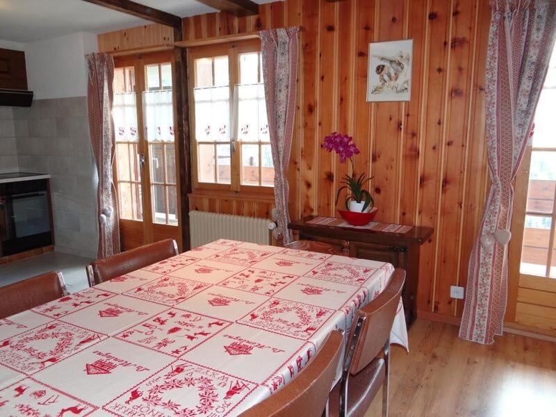 One-Bedroom Apartment image 3