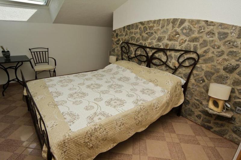 Apartment with Mountain View image 1
