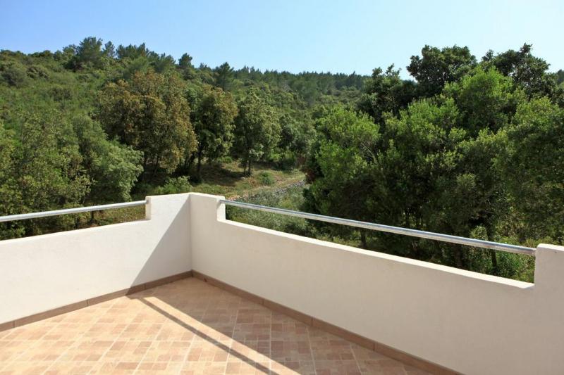 Apartment with Mountain View image 3