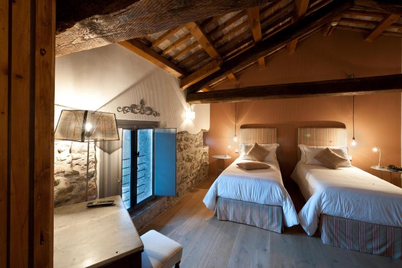 Superior Double Room image 4