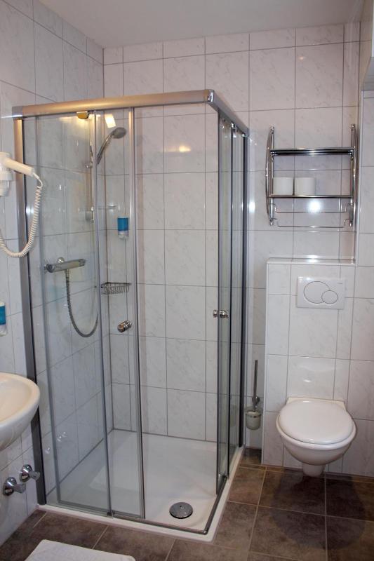 Double or Twin Room image 3