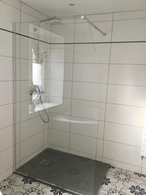 King Suite with Spa Bath image 2