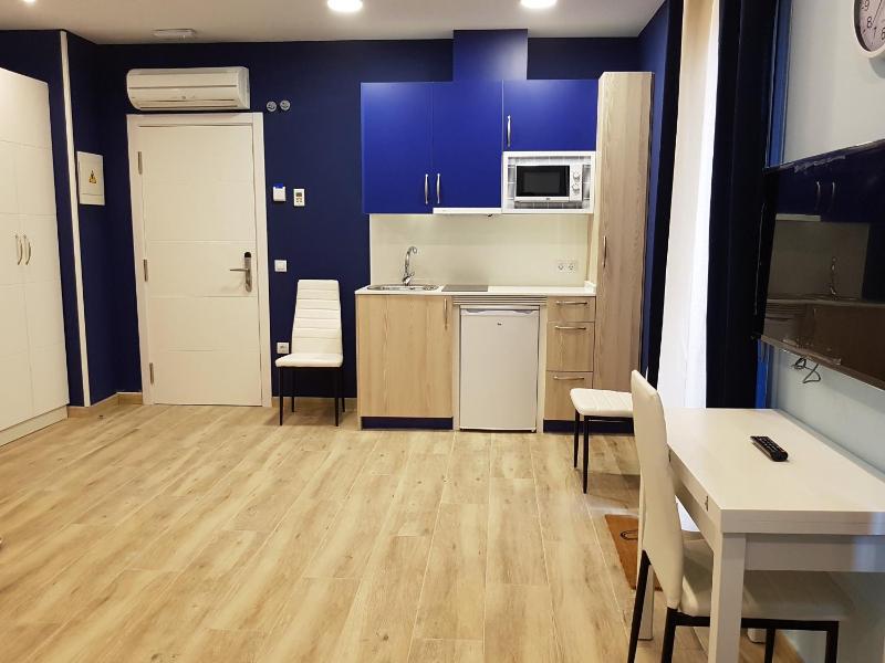 Studio superior with terrace ( twin beds ) image 3