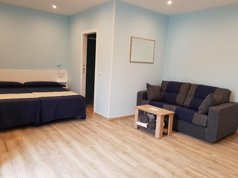 Studio superior with terrace ( twin beds ) image 4