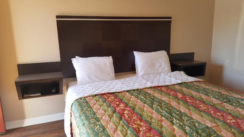 King Room image 3