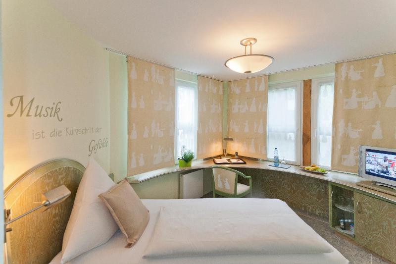 Standard Single Room image 1