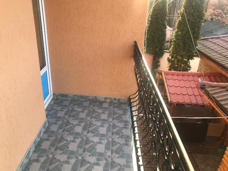 Double Room with Balcony image 2