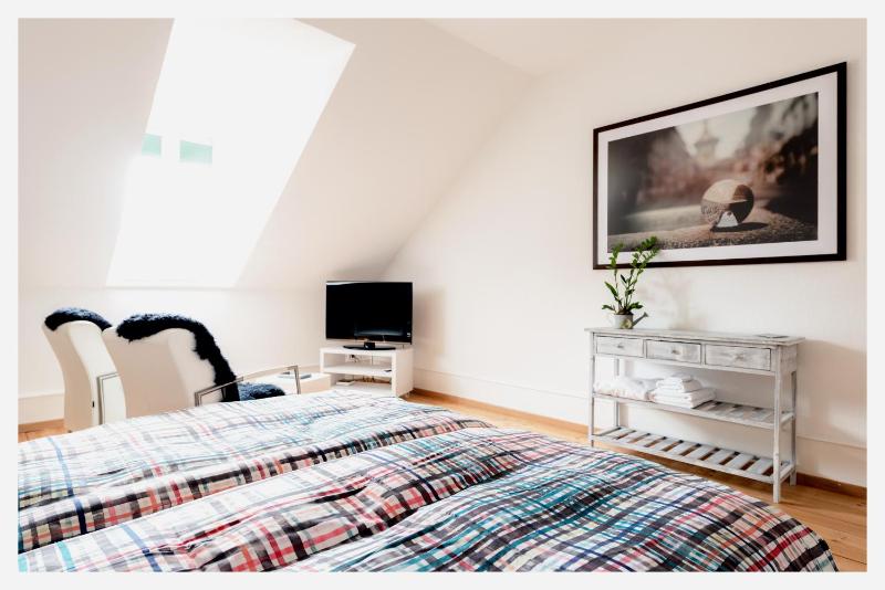 Double Room with Shared Bathroom image 2