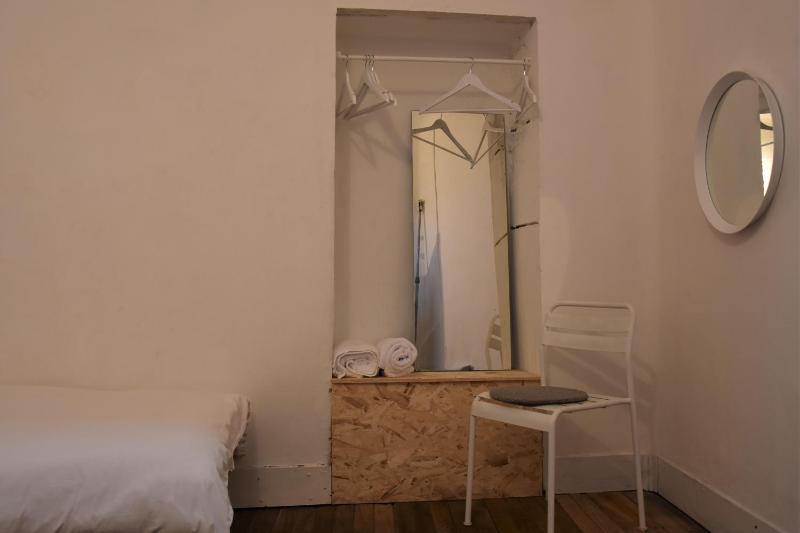 Twin Room with Shared Bathroom image 1