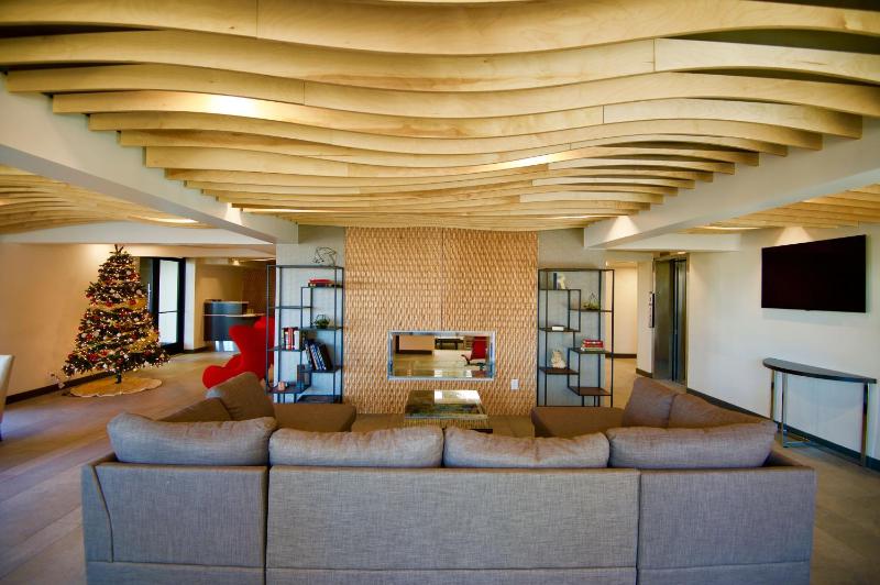 Ramada by Wyndham Austin South - image 8