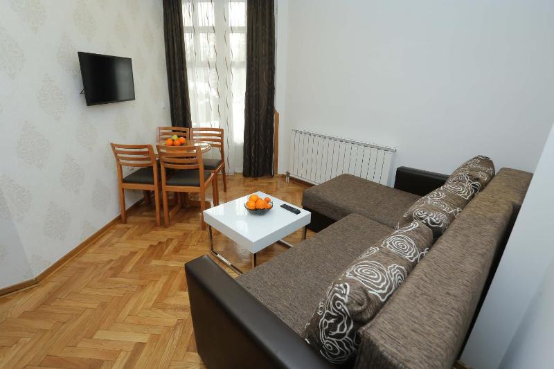 One-Bedroom Apartment with Patio image 4