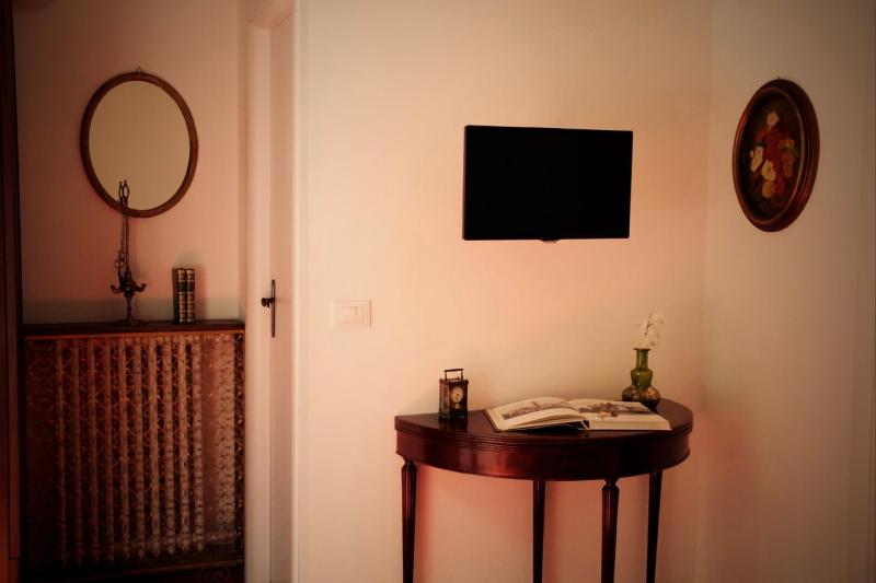 Double or Twin Room with Private Bathroom image 3