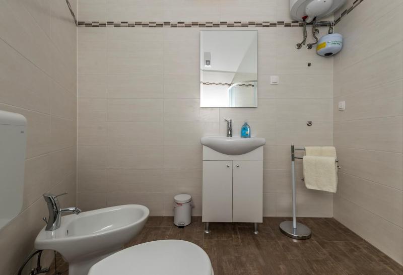 Apartment image 2
