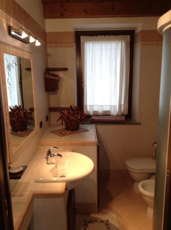 Three-Bedroom Apartment - Separate Building image 2