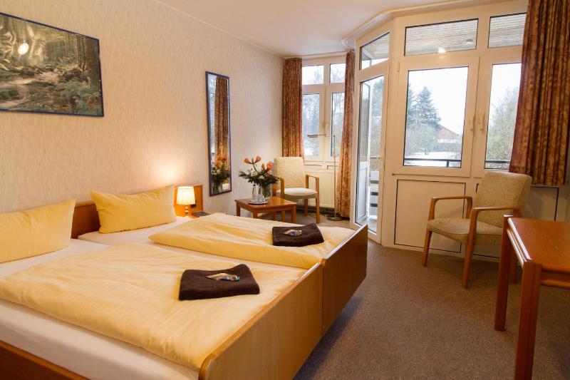 Twin/Double Room with balcony image 2