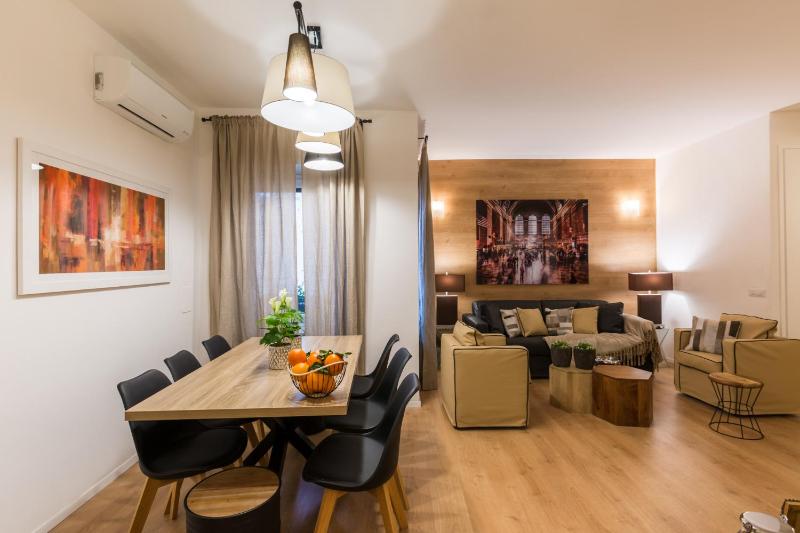 Superior Apartment image 3