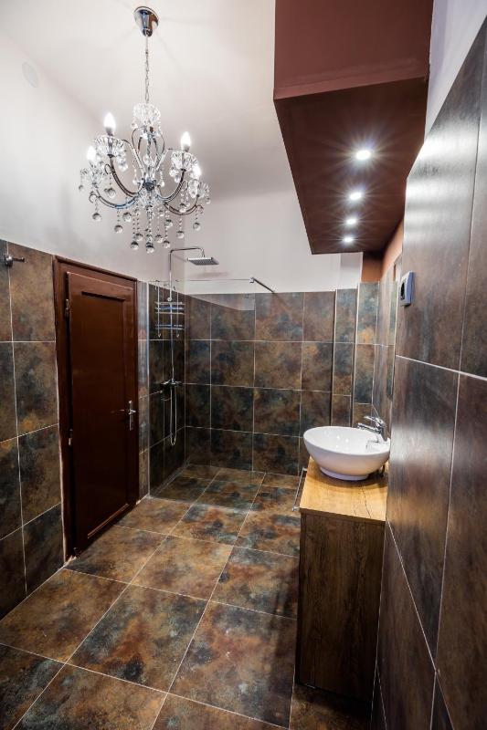Superior Suite with Hot Tub image 3