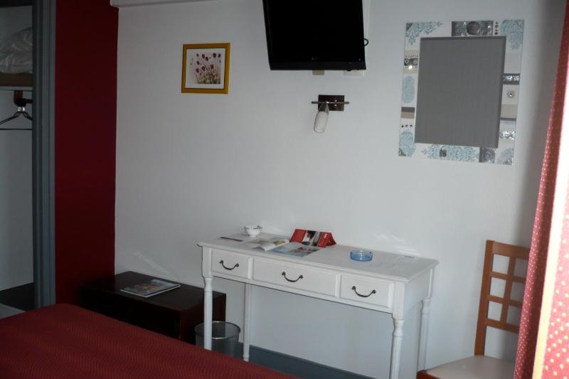 Double Room with Bath image 2