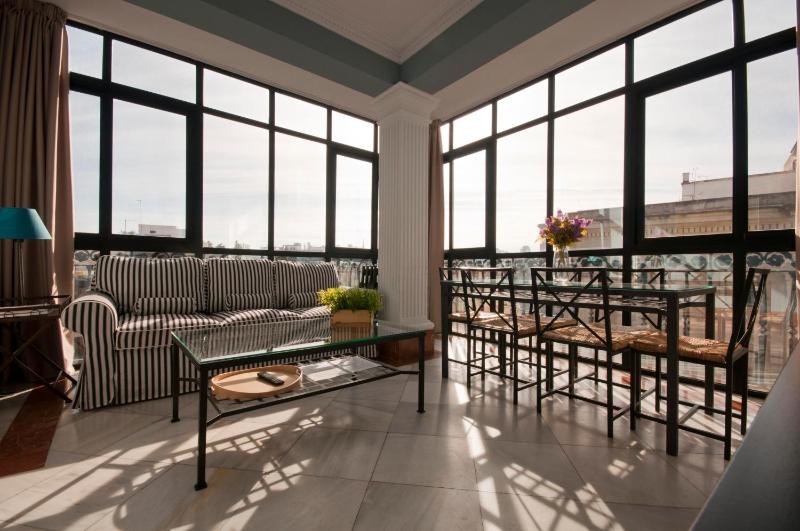 Apartamentos Avenida - image 1