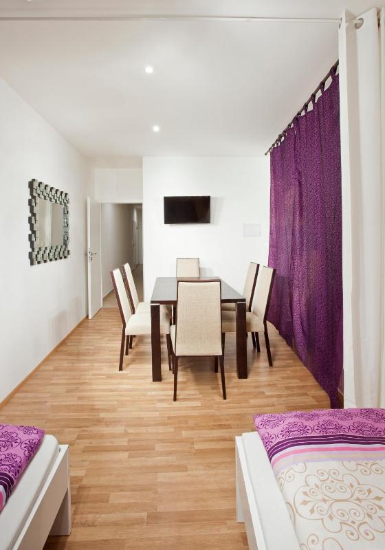 Three-Bedroom Apartment with Parking image 4