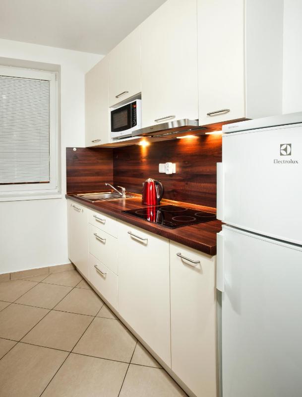 Three-Bedroom Apartment with Parking image 1