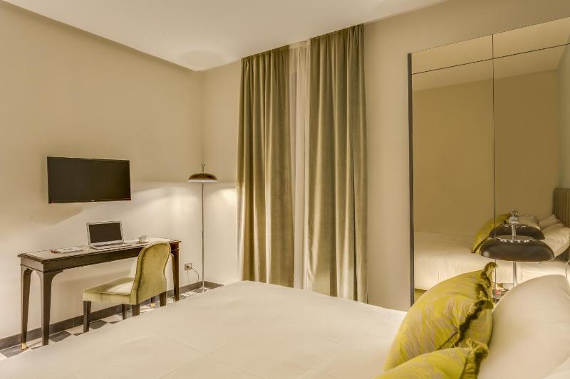 Standard Double or Twin Room image 1