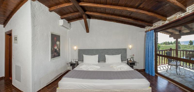 Superior Double or Twin Room image 4