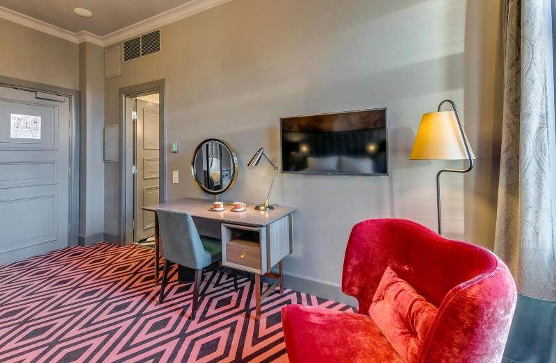 Standard Double Room image 3