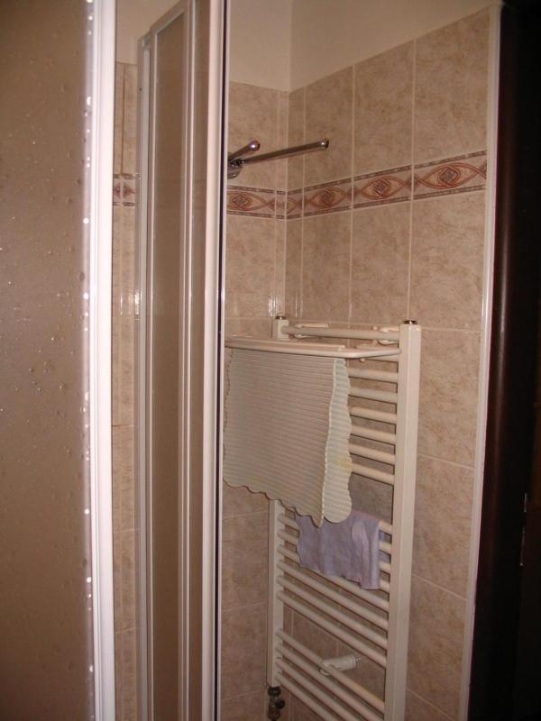 One-Bedroom Apartment image 4