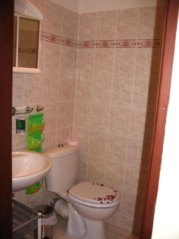 One-Bedroom Apartment image 2