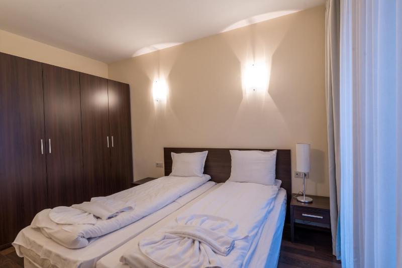 One-Bedroom Apartment (3 Adults) image 3