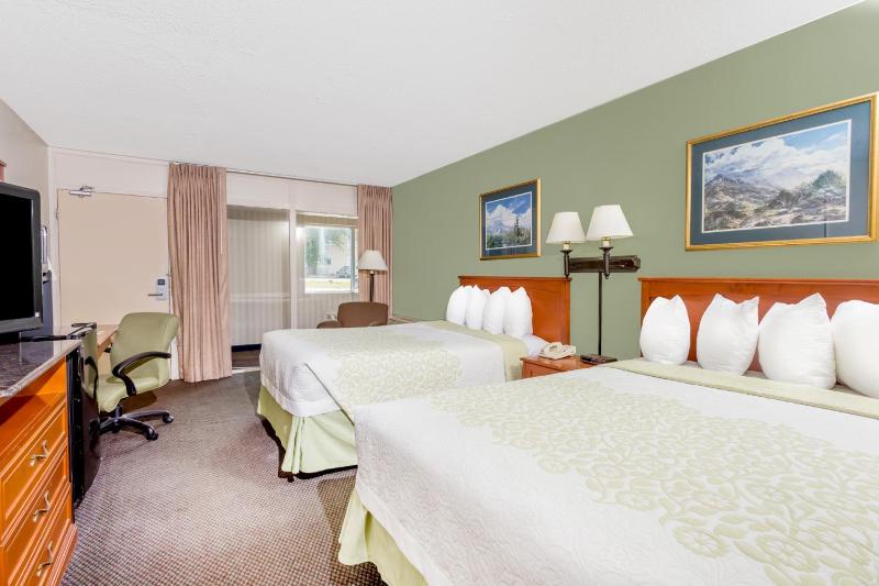 Double Room with Two Double Beds - Non-Smoking image 4