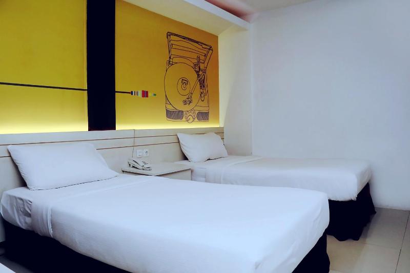 Superior Twin Room image 2