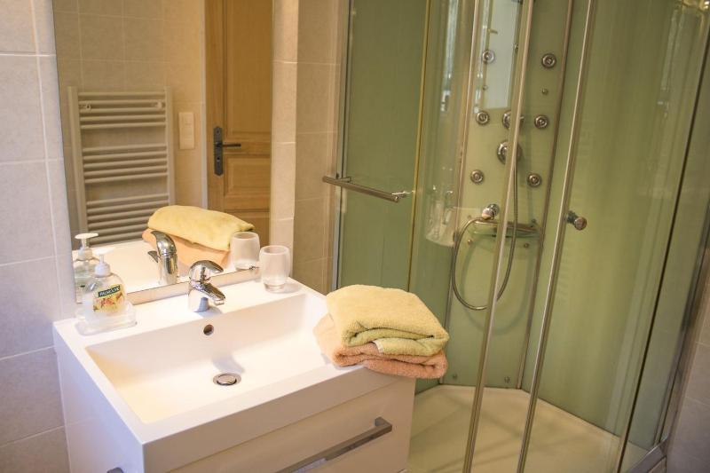 Apartment (4 Adults) image 3