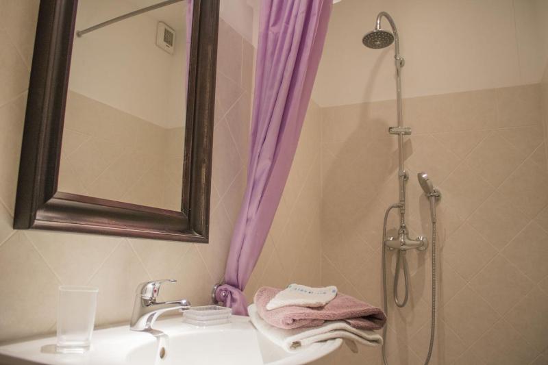 Apartment (6 Adults) image 2